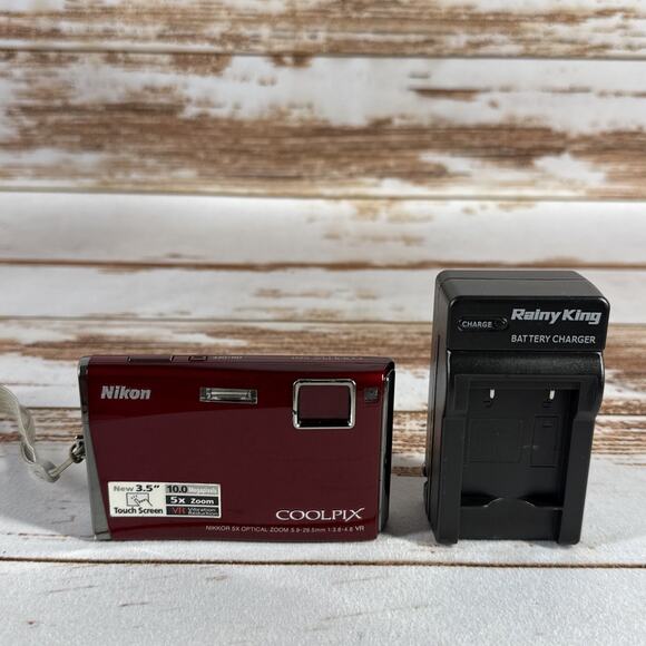Nikon Coolpix S60 10MP Red w/Batt Charger - Picture 1 of 6